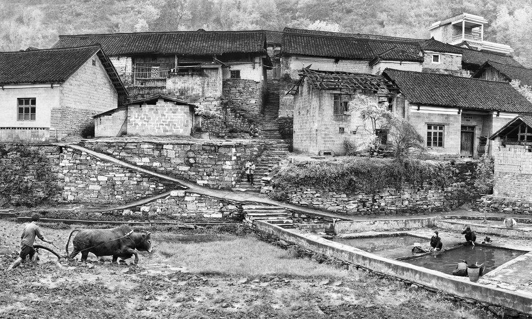 Community Affair. Disappearing cultures. Myanmar's and Chinese spiritual photos by Oliver Klink