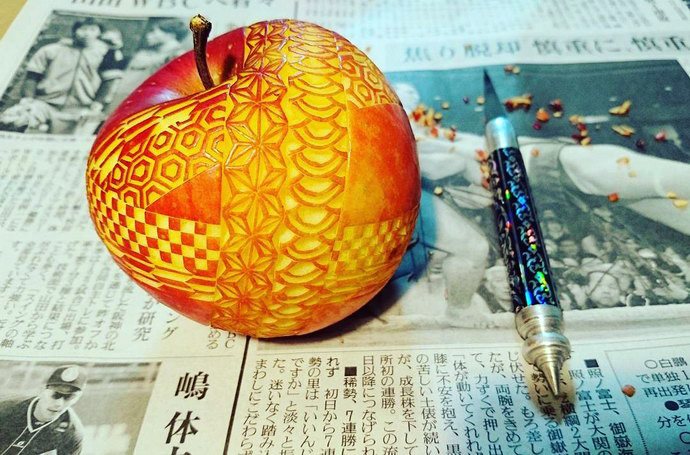 Apple . Mukimono 剥き物. Fruit-vegetable carving. Japanese virtuoso Gaku