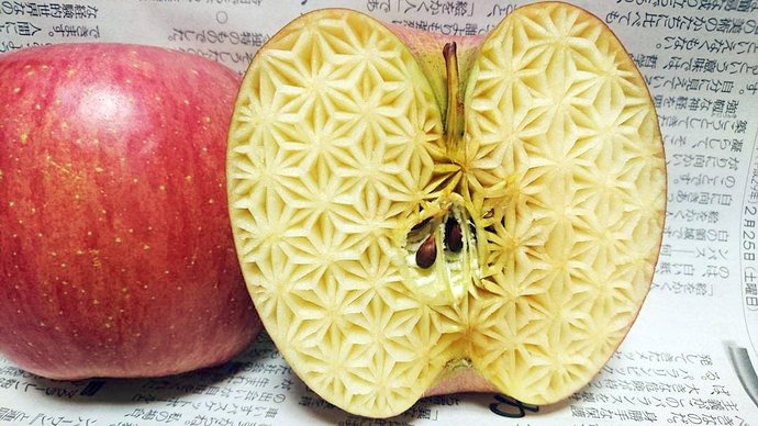 Patterns on Apple skin. Mukimono 剥き物. Fruit-vegetable carving. Japanese virtuoso Gaku