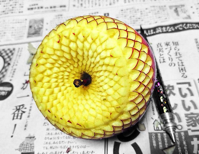 Apple Carving. Mukimono 剥き物. Fruit-vegetable carving. Japanese virtuoso Gaku