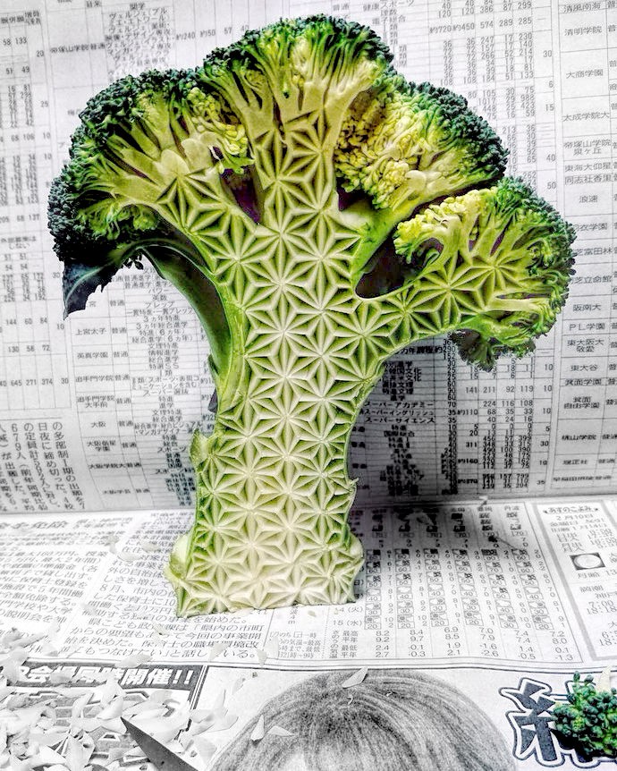 Patterned broccoli tree. Mukimono 剥き物. Fruit-vegetable carving. Japanese virtuoso Gaku