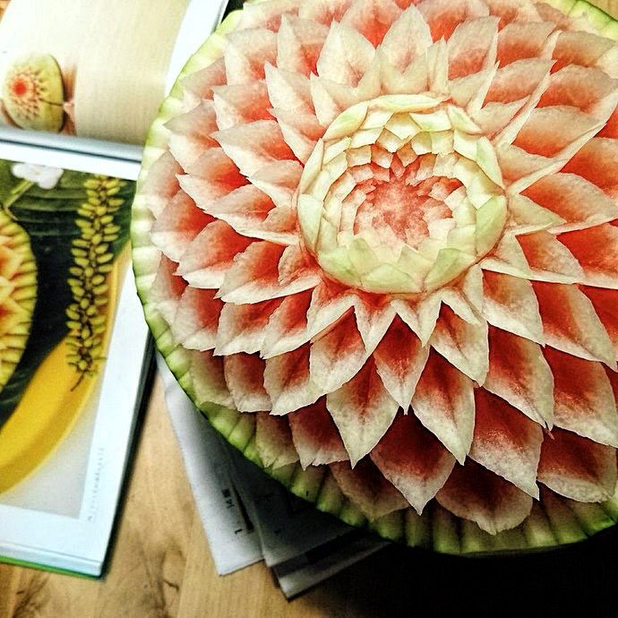 . Mukimono 剥き物. Fruit-vegetable carving. Japanese virtuoso Gaku
