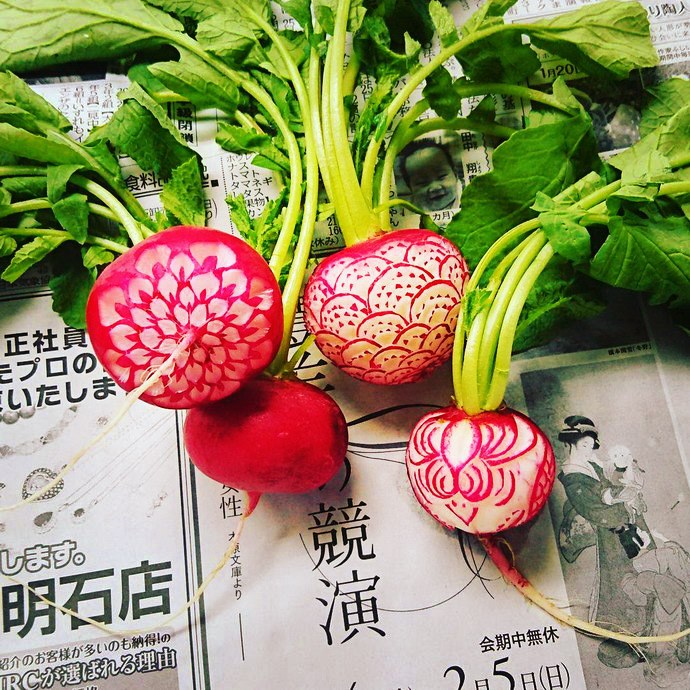 Radish. Mukimono 剥き物. Fruit-vegetable carving. Japanese virtuoso Gaku