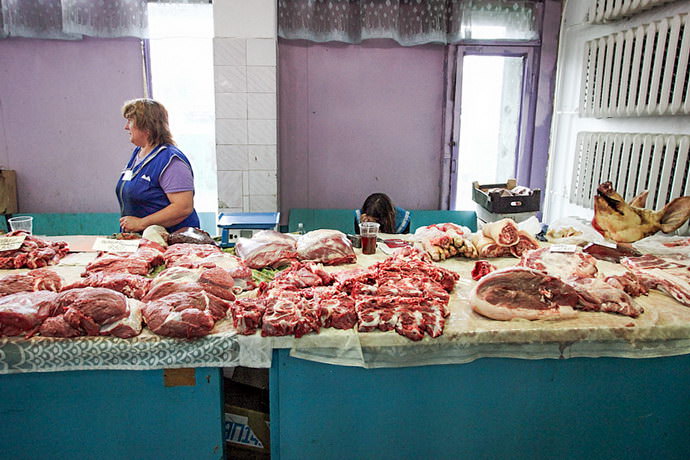 Colorful markets in the former Soviet republics that have not changed in a quarter of a century