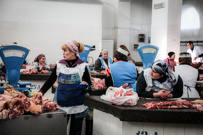 Colorful markets in the former Soviet republics that have not changed in a quarter of a century