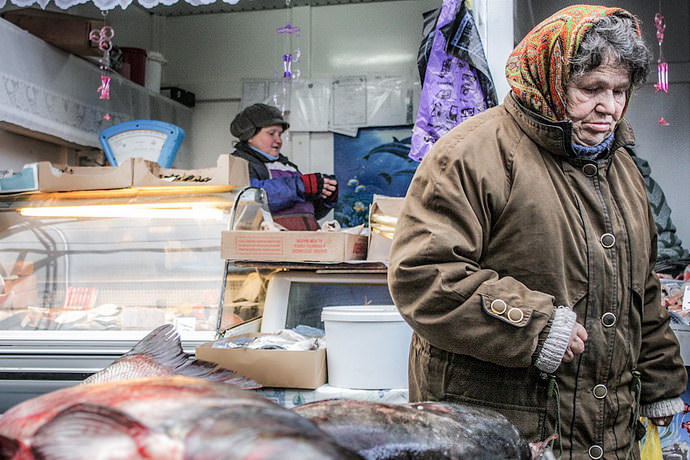 Colorful markets in the former Soviet republics that have not changed in a quarter of a century