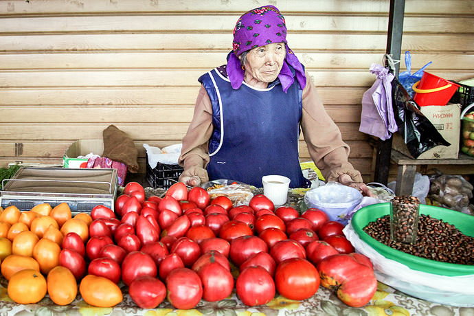 Colorful markets in the former Soviet republics that have not changed in a quarter of a century