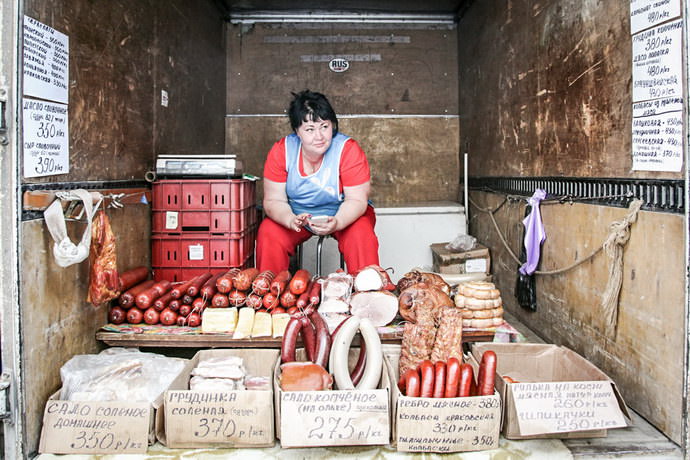 Colorful markets in the former Soviet republics that have not changed in a quarter of a century