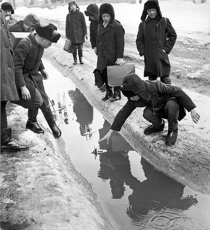 Nostalgic photographs taken by the best Soviet Union artists